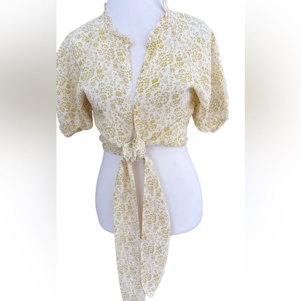 Mable Cream/Green Floral Tie-Front Crop Blouse size Small